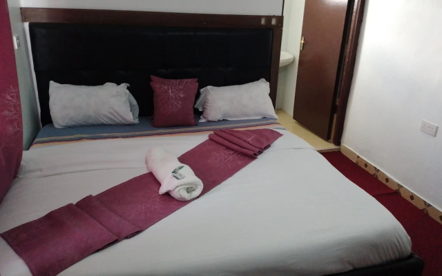 White House Lounge & Guest House