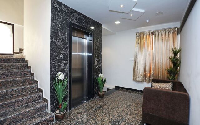 Oyo 9972 Hotel Kingfisher
