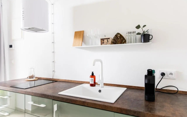 Cozy modern studio in Prague's absolute center