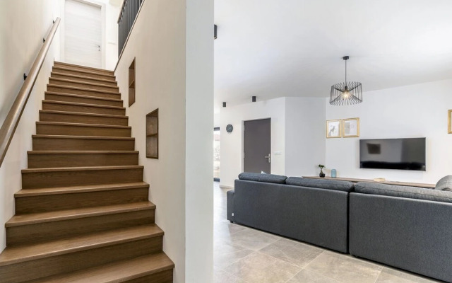 Villa Isabela Vr Naveri