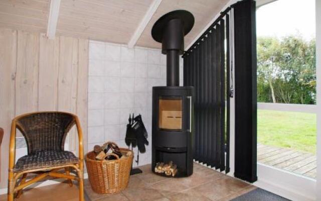Three-Bedroom Holiday home in Tarm 5
