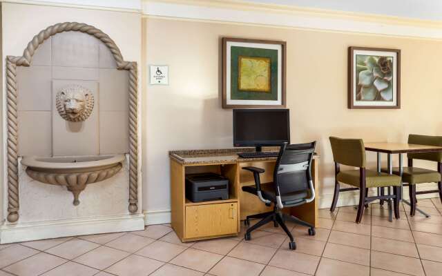 La Quinta Inn Tampa Airport Stadium Westshore