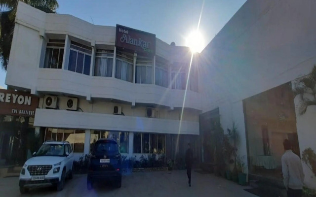 OYO 29062 Hotel Alankar Greens