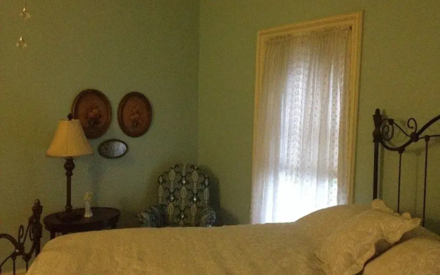Dimmick House Bed and Breakfast