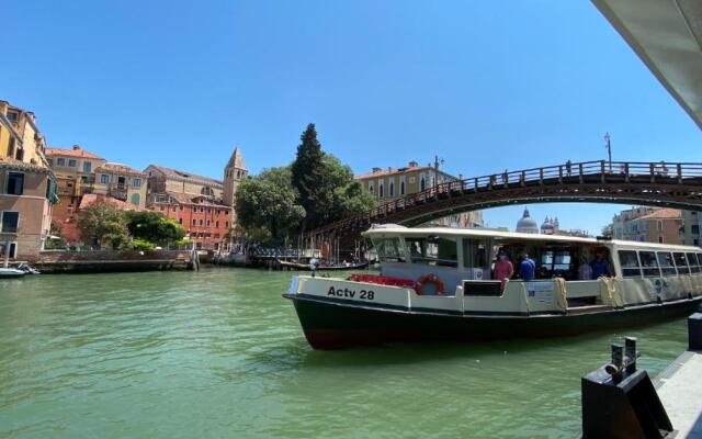 CA' ROMANTICA - BIG APPARTMENT at ACCADEMIA