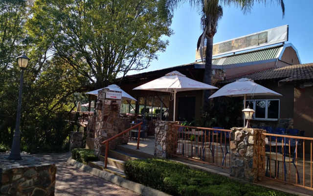 Riverstone Lodge
