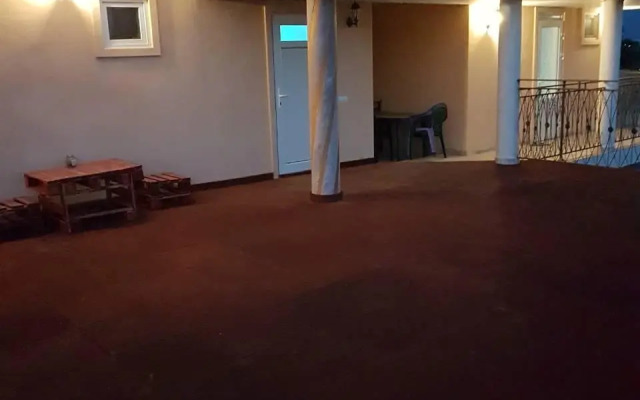 Zhemchuzhina guest house