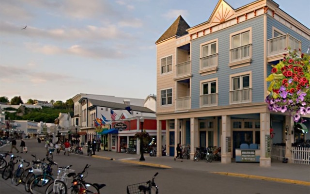 Bicycle Street Inn and Suites