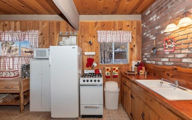 044 - Lazy Bear Chalet