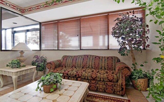 Americas Best Value Inn & Suites-Memphis/Graceland