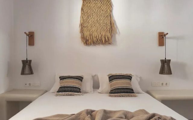 Alonia Suites