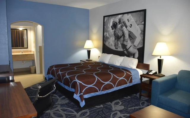 Super 8 by Wyndham Houston Hobby Airport South