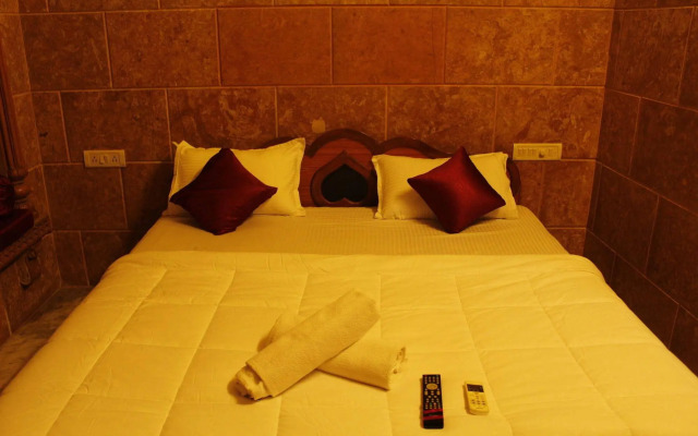 Dylan Cafe and Guest House