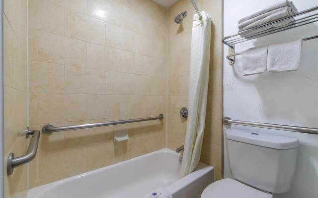 Studio 6 Suites - Dallas, TX - Downtown