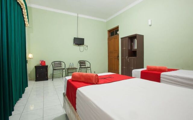 RedDoorz Syariah @ Janti Malang