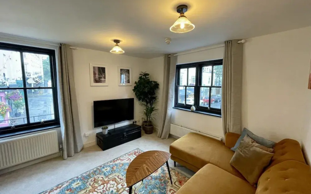 Cosy Oasis in the Heart of Clifton Village