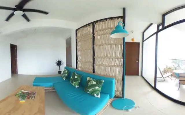 Nomads Hotel, Hostel & Rooftop Pool