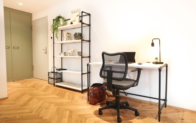 Nest -  Müllerstrasse