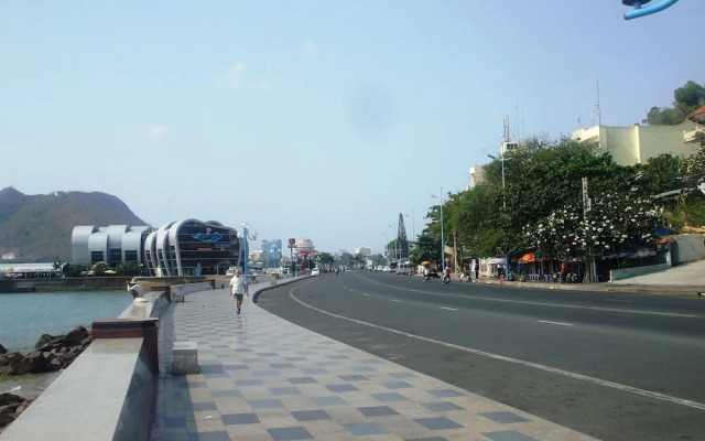 RedDoorz near Bai Sau 2