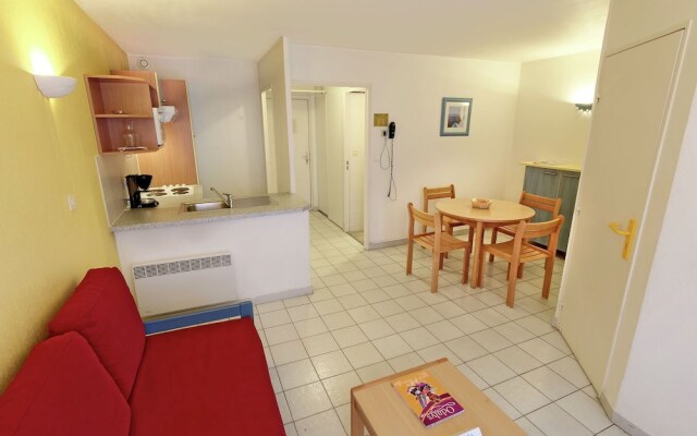 Studio 300 Meters Away From the Lively Beach of Golfe-juan