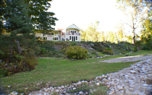 Toll Road Inn