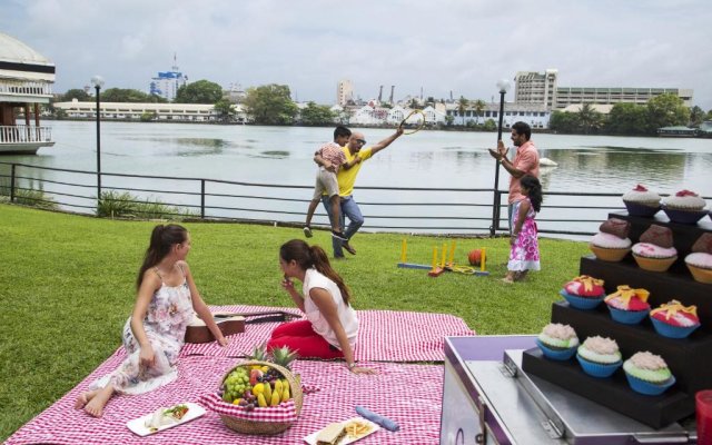 Cinnamon Lakeside Colombo