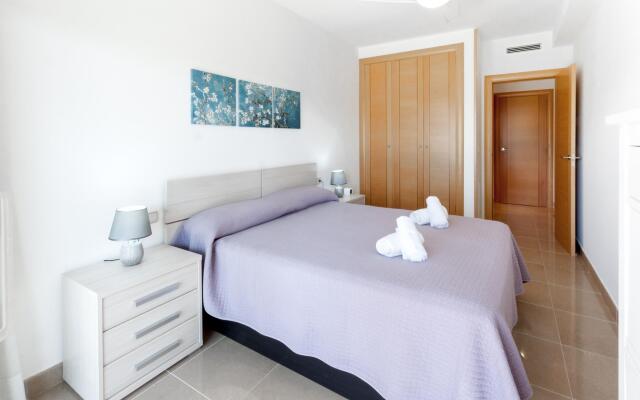 AIRE - Apartment with shared pool in Oliva Nova. Free WiFi