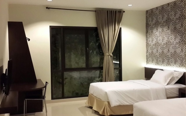 White Rock Lodge – Guest Rooms – Benoa