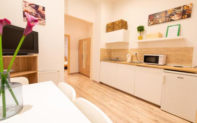 Standard Apartment by Hi5 - West End Center