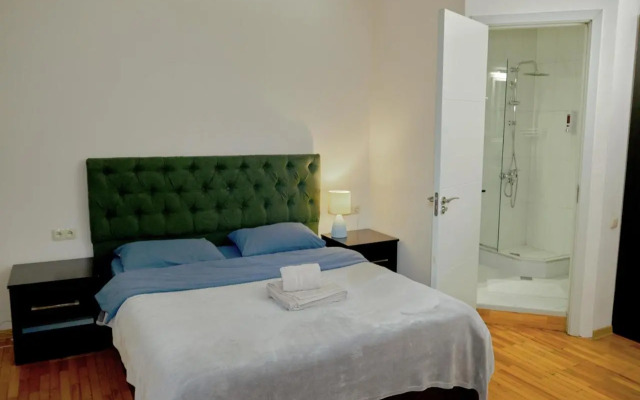 Biblioteka Tbilisi Hotel