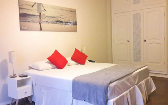 CLH Suites Domingos Ferreira