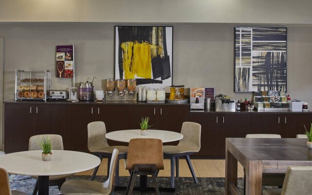 Residence Inn by Marriott Atlanta Airport North/Virginia Ave