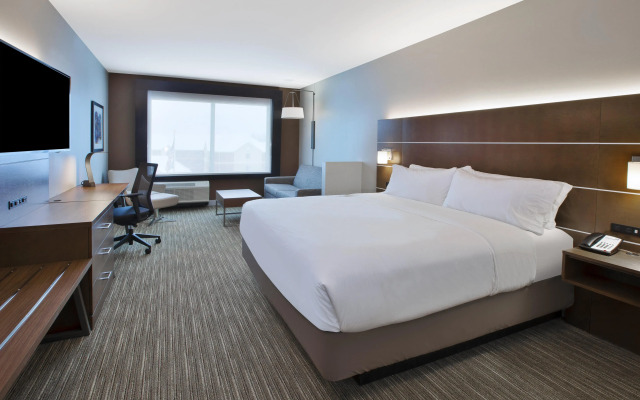 Holiday Inn Express & Suites Okemos - University Area by IHG