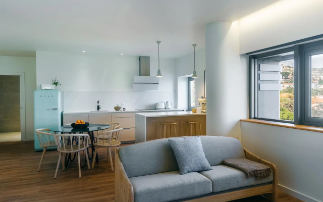 Three House Hotel