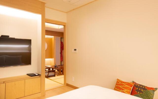Tomonoya Hotel & Ryokan Gyeongju