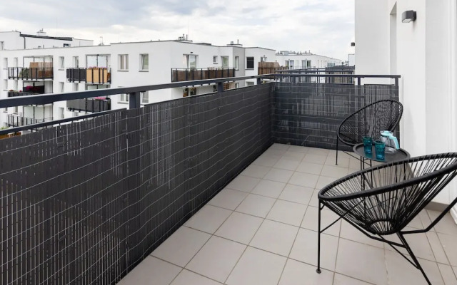 Trendy Apartment + Parking by Renters