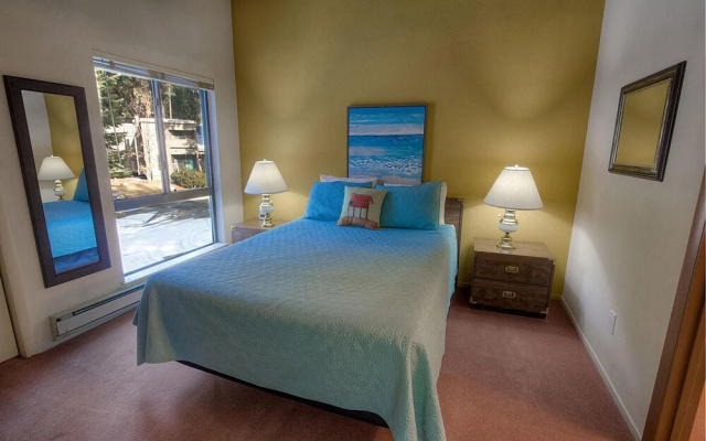 Sparrows Nest by Lake Tahoe Accommodations