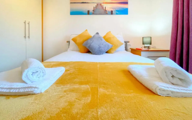 2-Bedroom Apartment, En-suite, Ground Floor by MBIZ