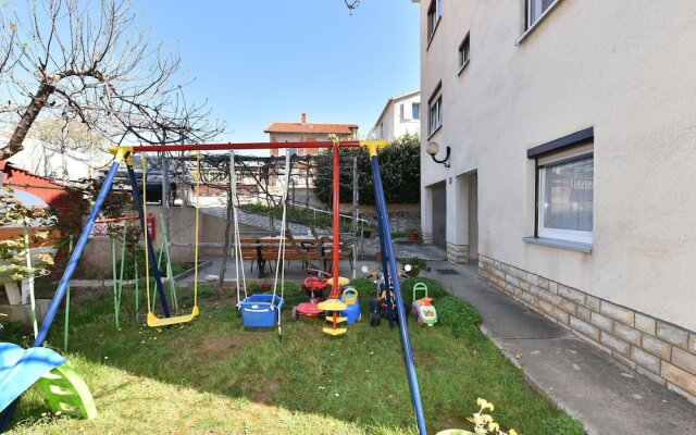 Traditional Apartment in Zadar With Garden