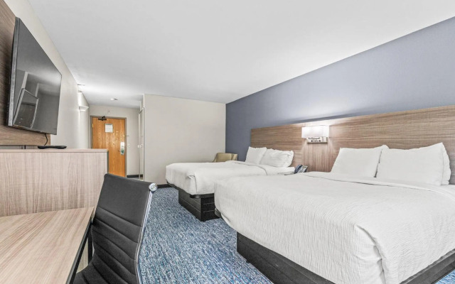 Quality Inn & Suites On the River