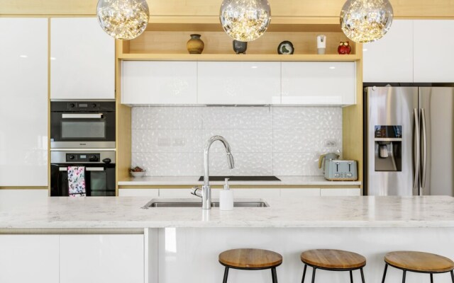 Stunning Taka Retreat nr Beach-Netflix