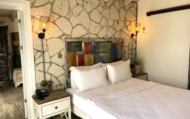 Bay C Hotel
