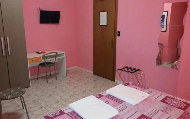Roxena House