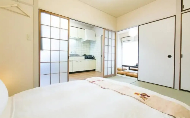 Aki Building 402