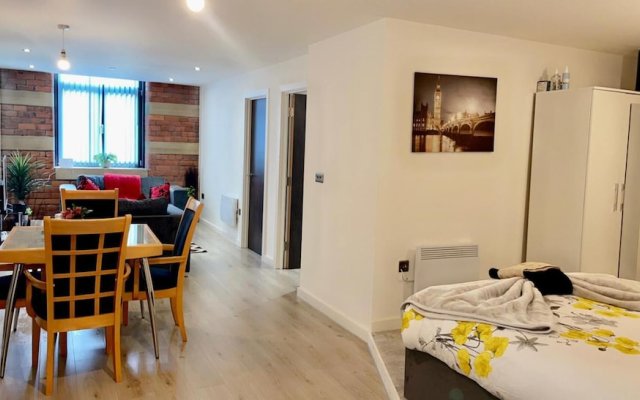 Charming 1-bed Apartment in Bradford City Holiday