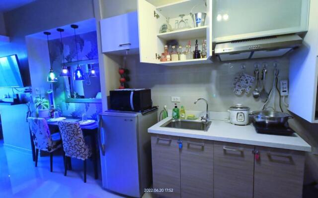 HI-END studio condo, 49" tv, ntflix & unli wifi