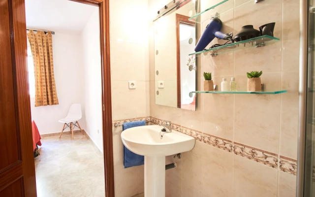 Charming Apt. with parking in Sevilla center