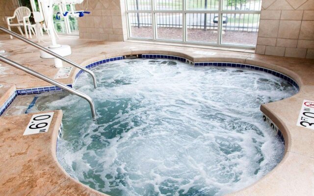 Holiday Inn Express And Suites Milwaukee Nw Park Place by IHG
