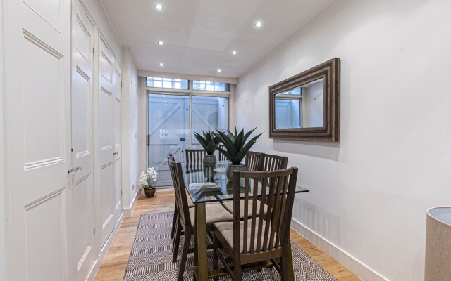 Altido Elegant 2-Bed House In Belgravia