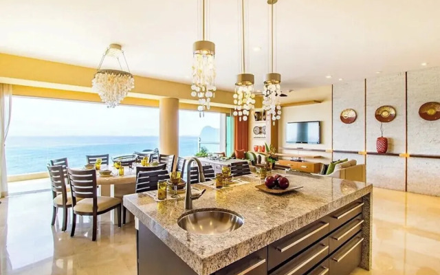 Garza Blanca 2-Bedroom 5-Diamond Resort